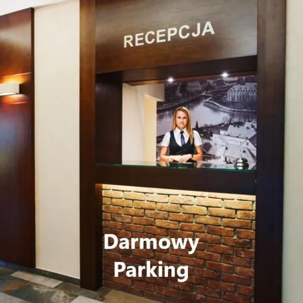 Hotelik B&B Pod Dębami, hotel in Radwanice