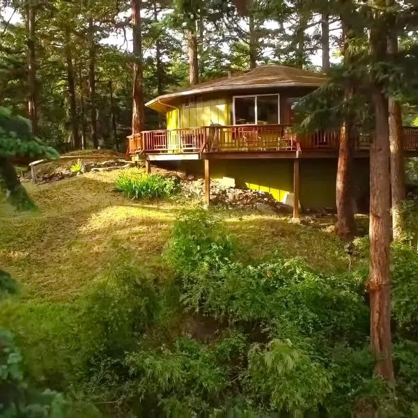 The Island Treehouse, hotel in Eastsound