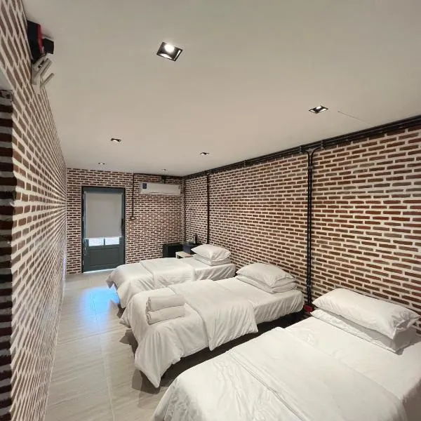 Bayfront608, Hotel in Ban Khlong Dan