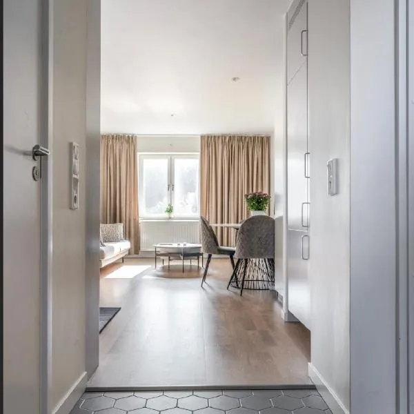 Central apartment 5min drive to the Airport., hotel in Stockholm