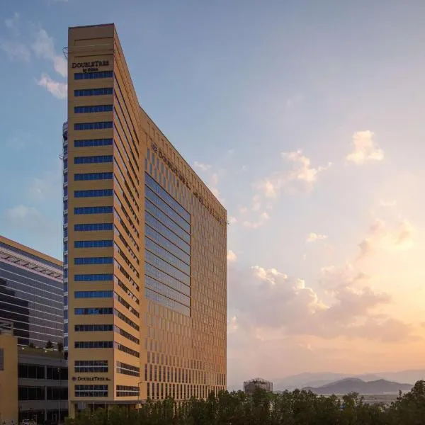 Doubletree By Hilton Fujairah City, hotel v destinaci Fudžajra