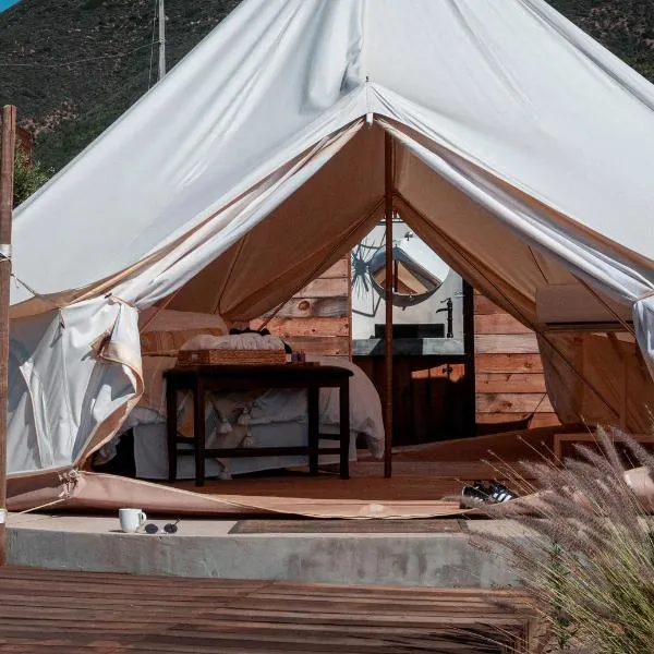 Glamping Valle de Guadalupe with Private Bathrooms by YUMA Resort, hotel a Ensenada
