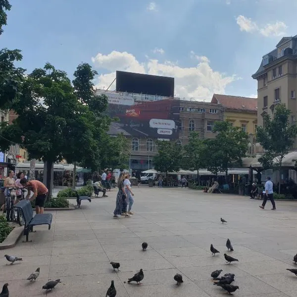 2br condo in the heart of Zagreb, hotel v Záhřebu