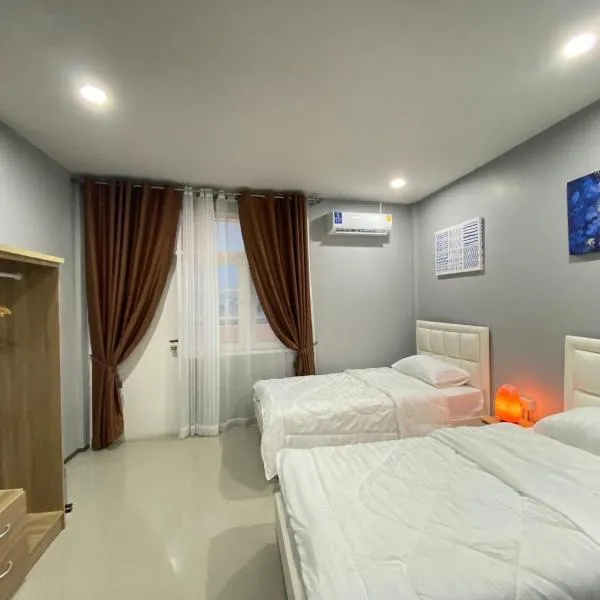 คาเฟ่ เดอ แจ่วบอง รูมแอนด์เซอร์วิส, khách sạn ở Khon Kaen