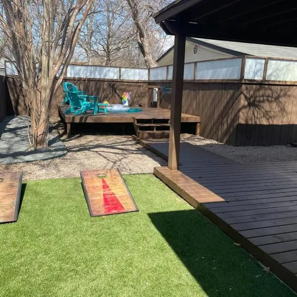 Brentwood de Maria -Cowboy Pool & Dog Friendly, ξενοδοχείο στο Ώστιν