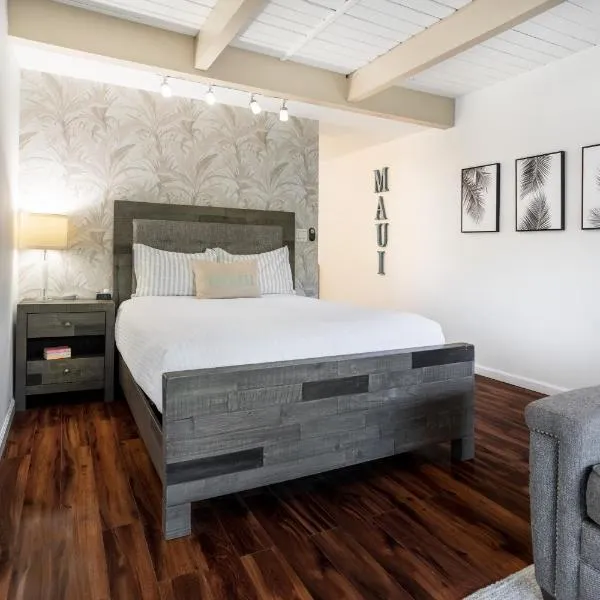 Walk to Beach! Full Kitchen and Pool, hotel v destinaci Kihei