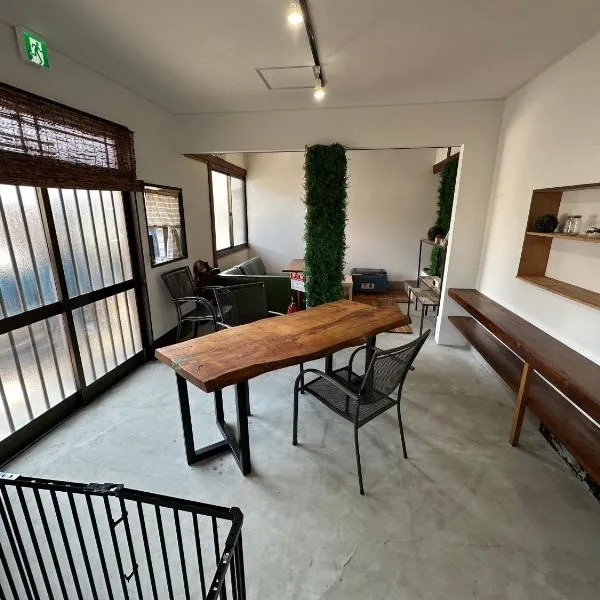 Monster lodge 西伊豆, hotel i Nishina