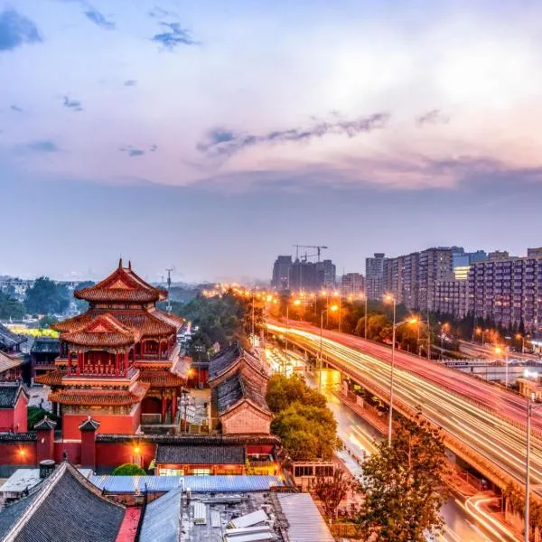 Happy Dragon Alley Hotel-In the city center close to the subway&free coffe laundry Fluent English speaking,Tourist attractions ticket service&food recommendation,Near Tian Anmen Forbiddencity,Near Lama temple,Easy access to the airport、北京市のホテル