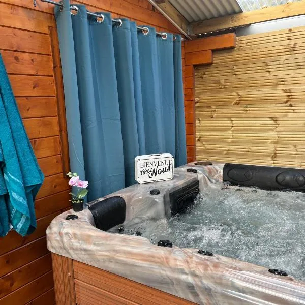 Les Chalets de Marie 974- Jacuzzi SPA privatif dans le chalet , sans vis à vis , vue mer，位于圣丹尼斯的酒店