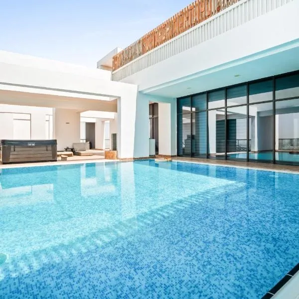 Modern Silicon Oasis Studio Near Academic City, hotel v Dubaji