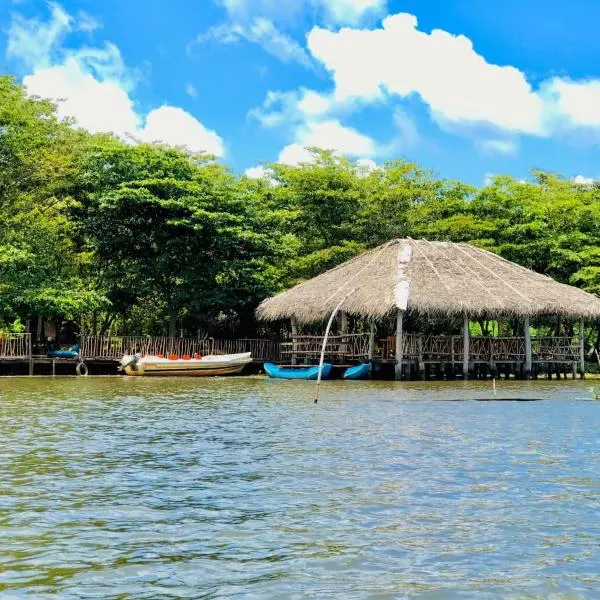 Lake Resort Bolgoda, hotel in Wadduwa