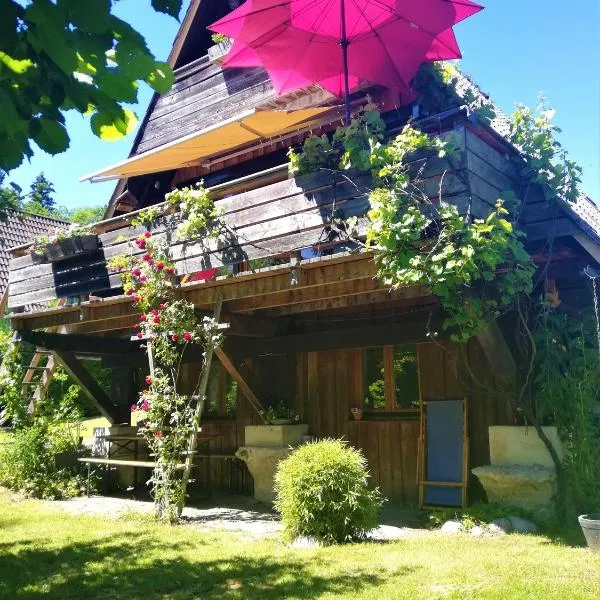 Charmantes Ferienhaus mit Garten, hotel v destinaci Siegsdorf