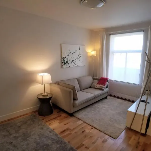 3 bedroom near Olympic Stadium, hôtel à Montréal