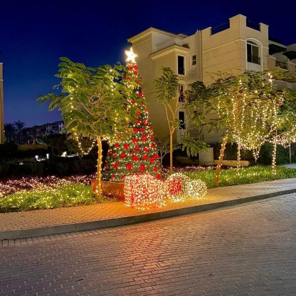 Ultra Luxury 3BR with Pools ,Sports ,Dining in Gated compound, Close to all sites, hotel v Káhiře