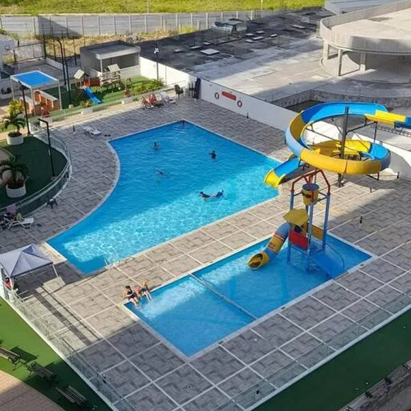 Hermoso apartamento con piscina ubicado cerca a los principales centros comerciales, hotel in Ibagué