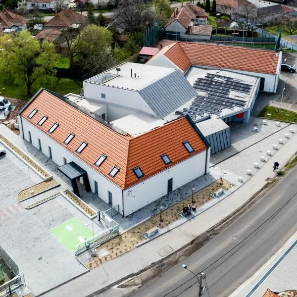 Eleven Business & Sport Hotel, hotel v destinaci Jászárokszállás