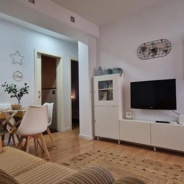 Piso familiar y con encanto, hotel in Seville
