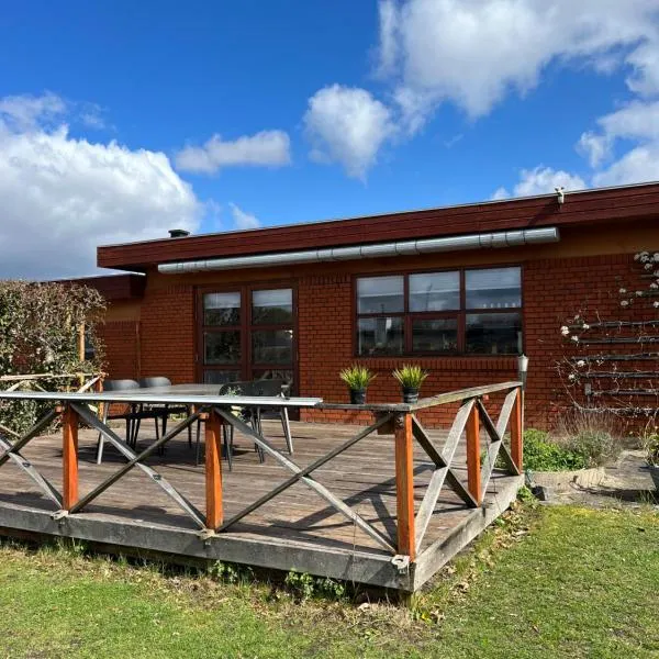 Hus og have i Herning, 100 kvm ialt, hotel in Herning