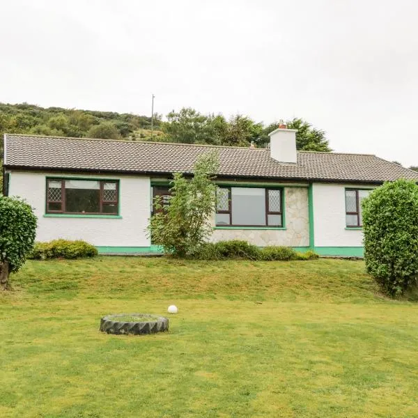 Drumore House, hotel in Ballyhoorisky