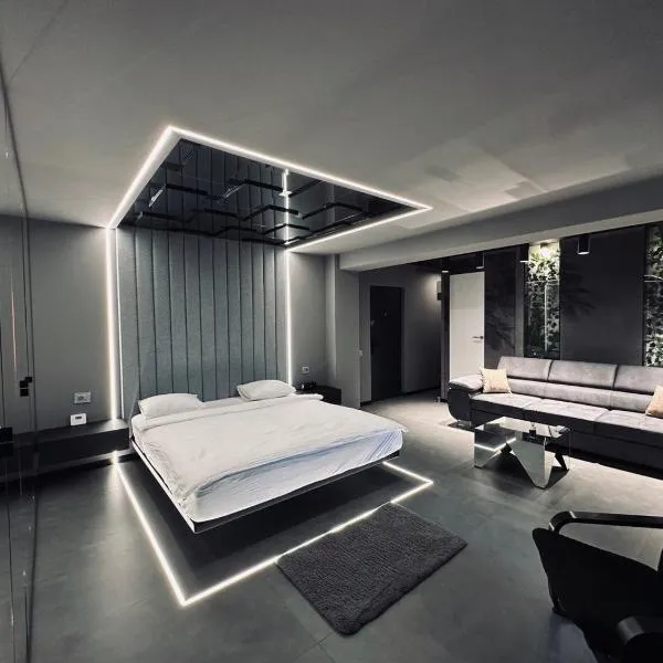 The HATZ - Near National Arena, Decebal, Unirii - RH Living, hotel in Bucharest