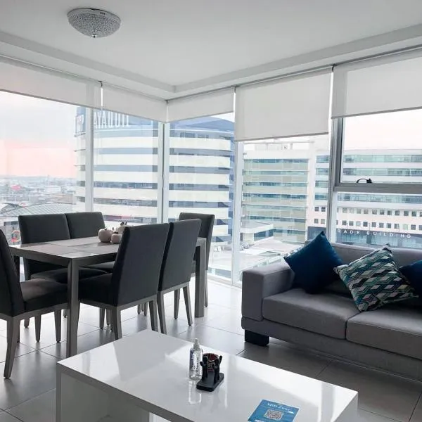 Lujoso depa con vista a todo Guayaquil!, hotel in Guayaquil