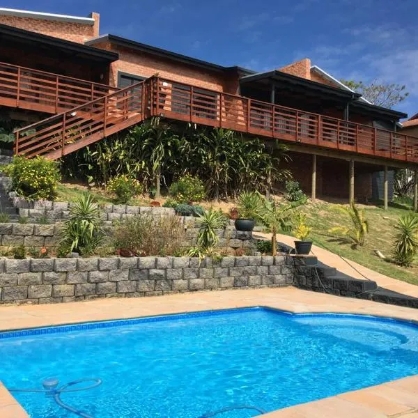 Two bedroom house with pool, hotel in Knysna
