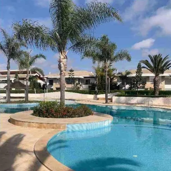 Belle Villa à Bouznika plage - Golf Bouzbay, khách sạn ở Bouznika