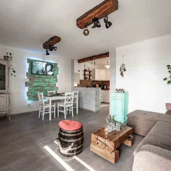 Mjesto za odmor Golden Hill, hotel v destinaci Šandrovac