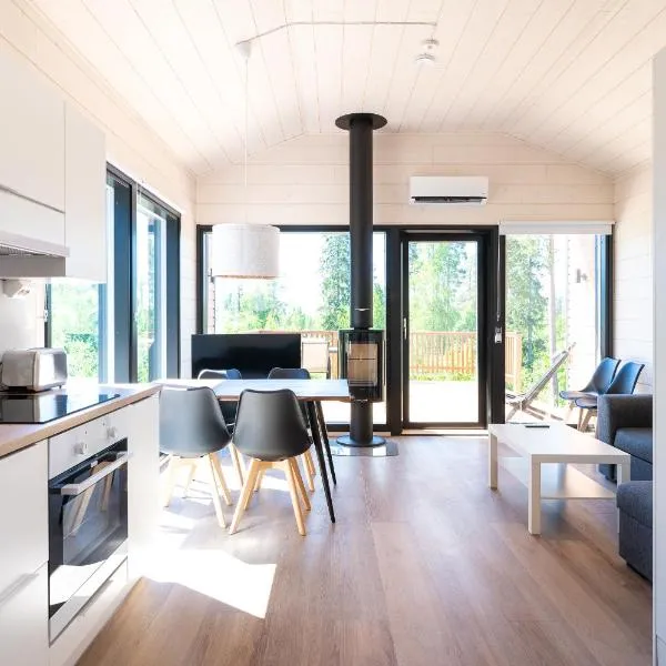 Himoskuutio 3 inc outdoor jacuzzi, hôtel à Jämsä