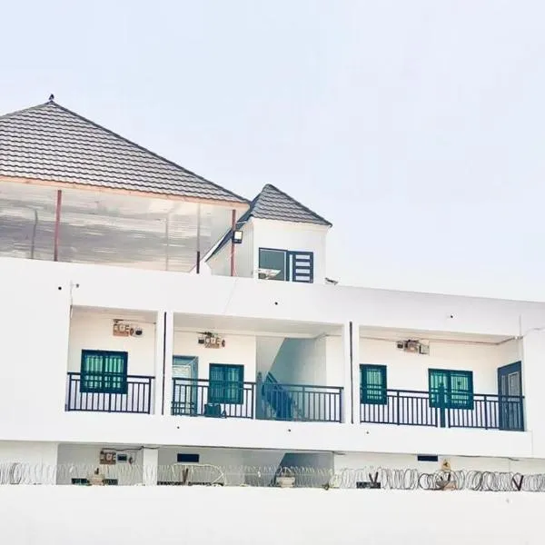 Ej guest house, hotel in Sere Kunda
