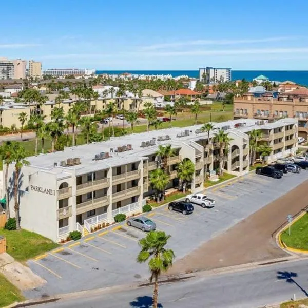 2 Bed 2 Bath Condo by Beach with Resort Pool, hotel in South Padre Island