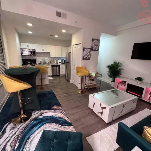 Luxurious 2 Bedroom Downtown City Views!, ξενοδοχείο σε Ιντιανάπολις