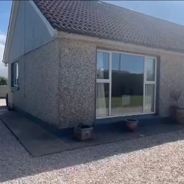 Shalom bungalow Falcarragh Mountain View Oldtown, hotell sihtkohas Falcarragh