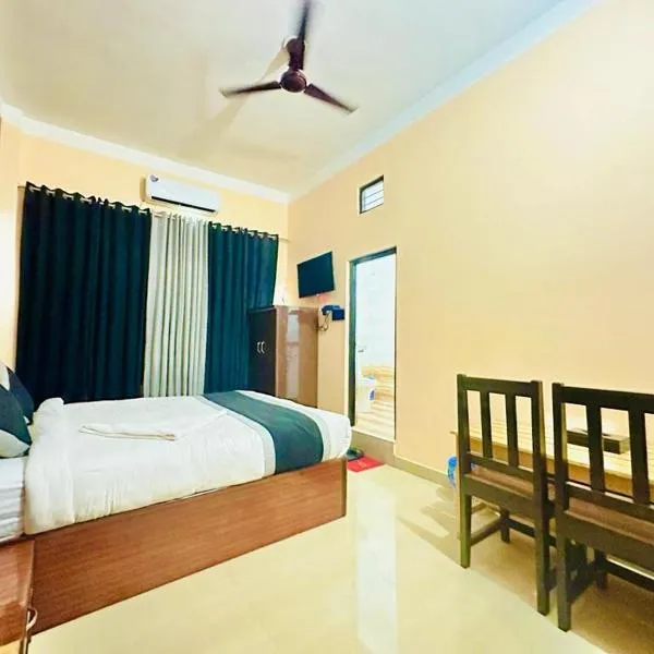 Hotel Black and White, hotel in Bhairāhawā