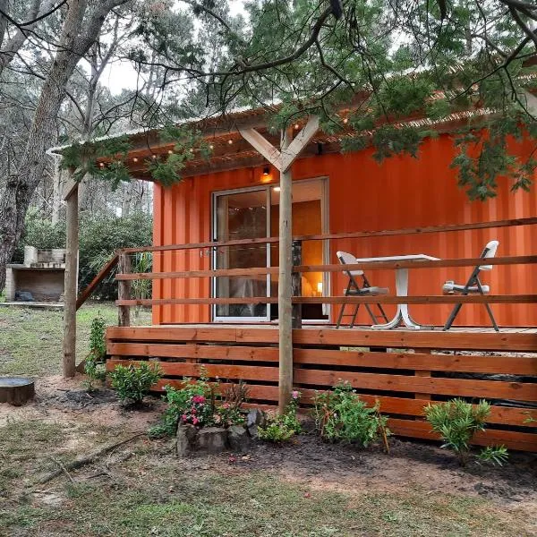 Helles, modernes Containerhaus, hotel in Punta del Este
