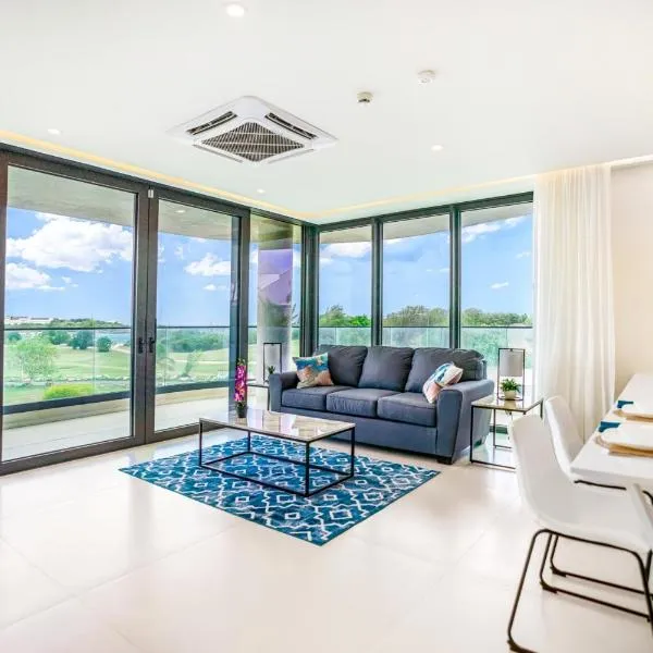 Luxury Oceanview 1BR on beach, ξενοδοχείο σε Cupecoy