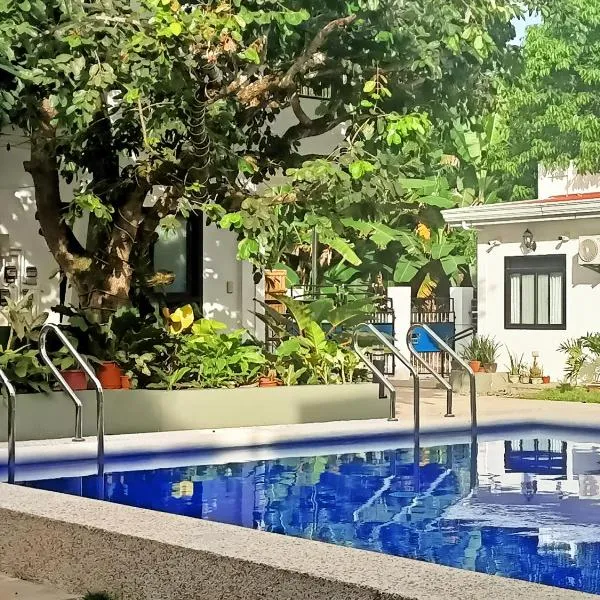 Alona WhiteHouses Resort, hôtel à Panglao