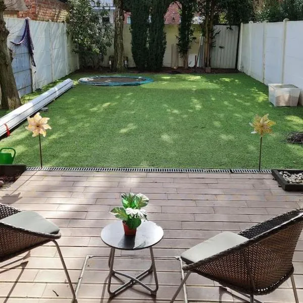 Lux & Cozy Apt + Garden +Jaccuzi, hotell Antwerpenis