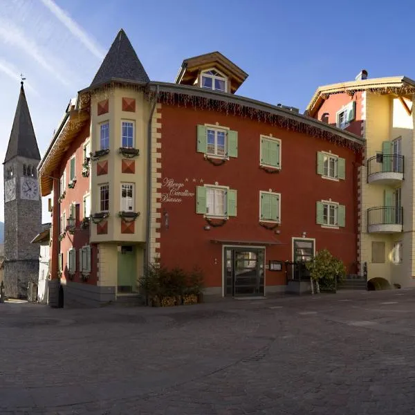 Albergo Cavallino Bianco, hotel v destinaci Rumo