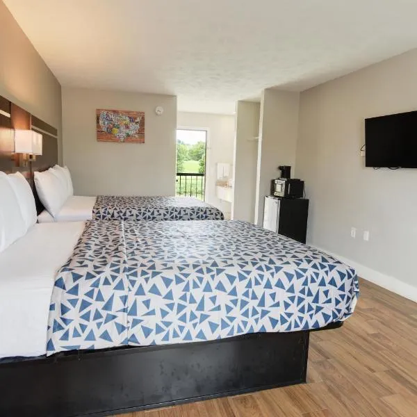 Econo Lodge Sevierville-Pigeon Forge on the River, hotel v destinaci Sevierville