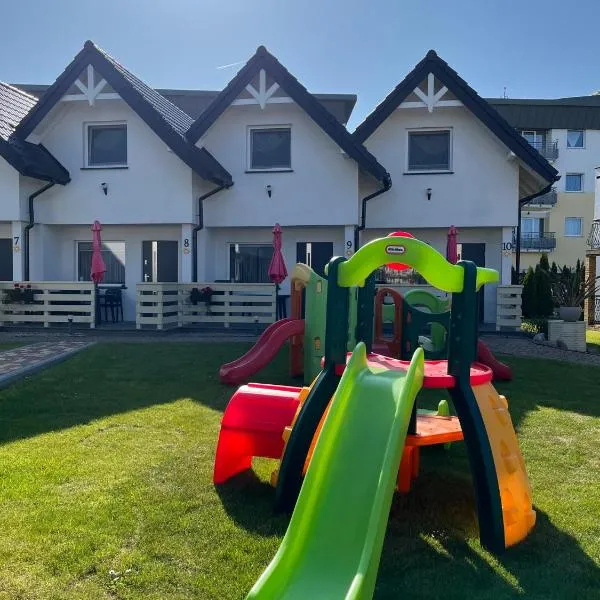 Domki Słoneczka, hotel em Sarbinowo