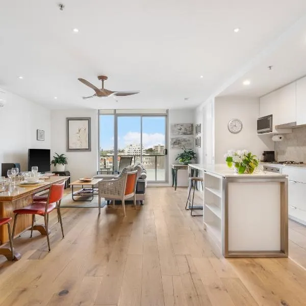 Experience Port Melbourne on Delightful Dow Street, hotel v Melbournu