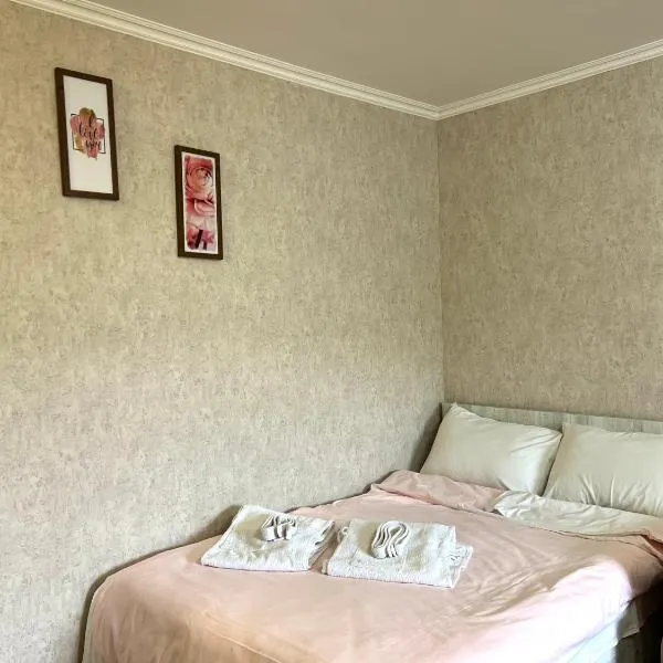 Charming Apartment in Saburtalo, hotel em Tbilisi