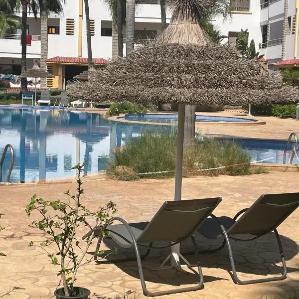 Bel appartement à skhirat plage et à 20 mn de Rabat, хотел в Схират