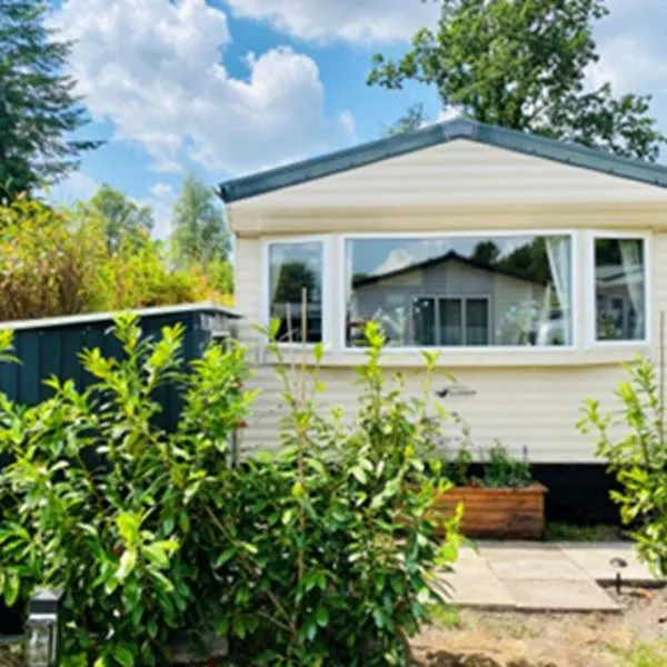 Nessy's Place (sta caravan), hotel in Oude Willem