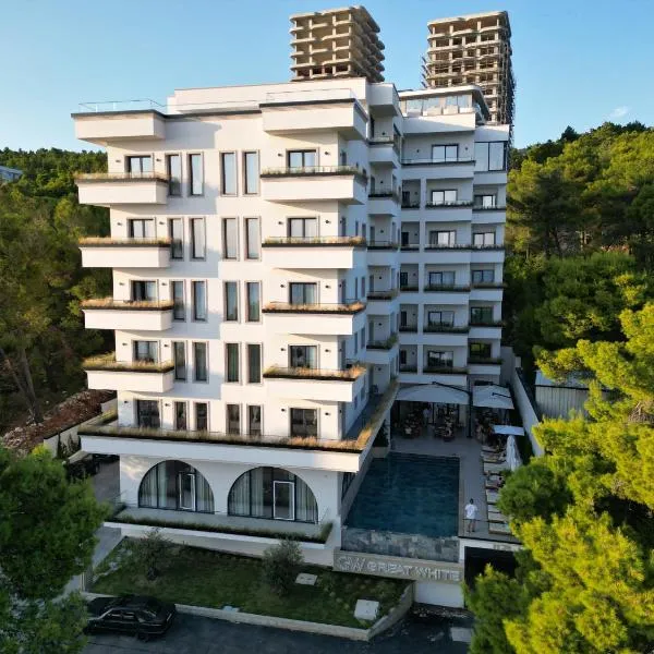 GREAT WHITE HOTEL, hotel v destinaci Shëngjin