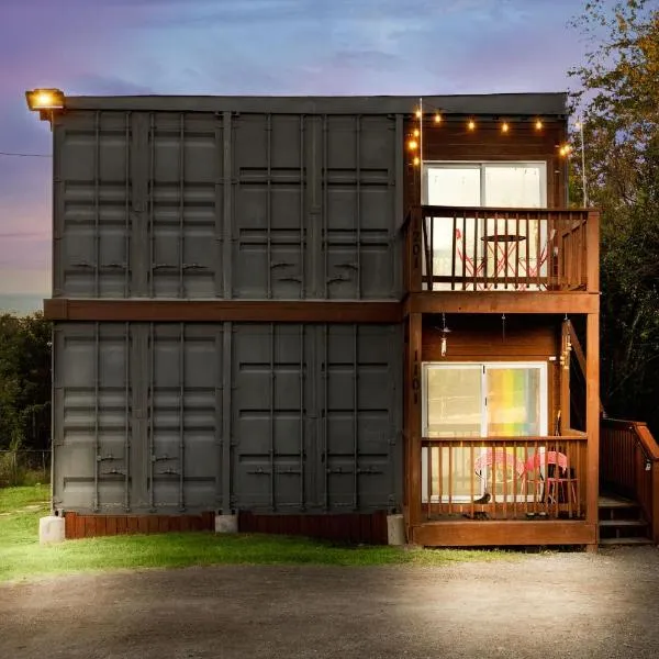 Divine Cargo, hotel in San Antonio