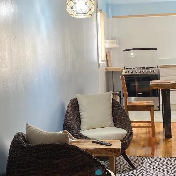 Utila Water Sports Deluxe Apt, hotel i Útila