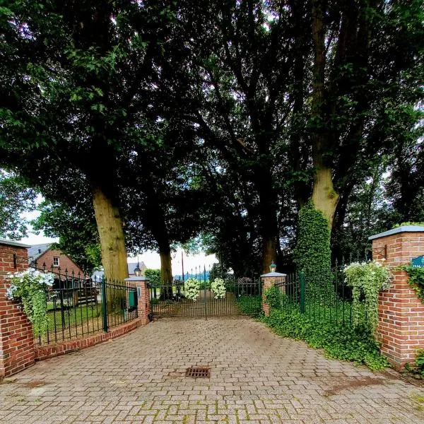 mooie familie groepsaccomodatie aan de bosrand, hôtel à Overloon