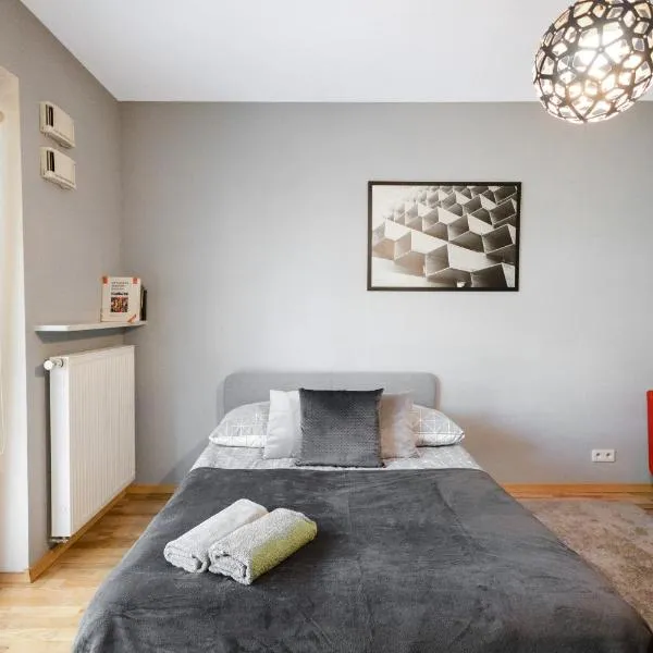 ClickTheFlat Artistic Estate Apartment – hotel w Warszawie